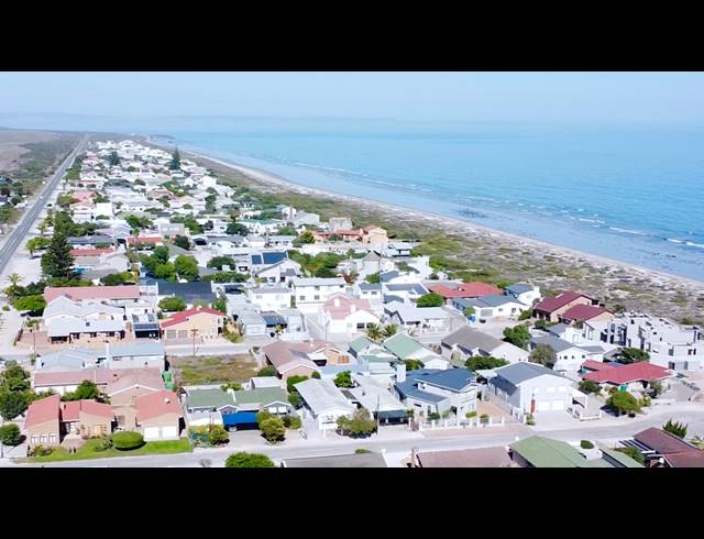 4 BEDROOM HOUSE FOR SALE IN DWARSKERSBOS